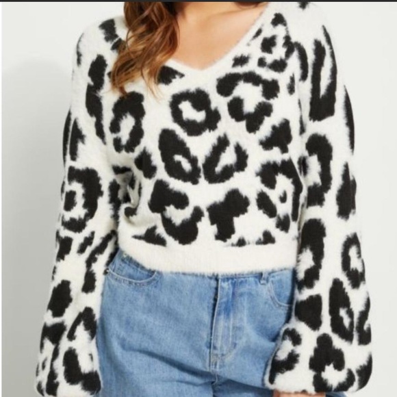 Rue21 Sweaters - 🔥❄️HOST PICK❄️🔥Black&White Leopard Print Sweater